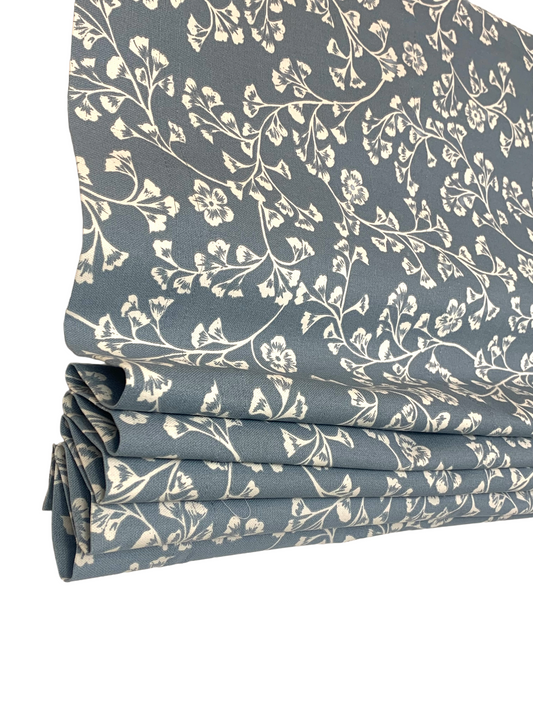 Emilia – Baumwollrollo mit Blumen, handgefertigt